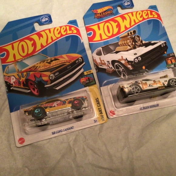 HOT WHEELS Camaros - Picture 2 of 3